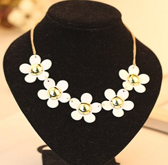 Daisy Necklace Deals
